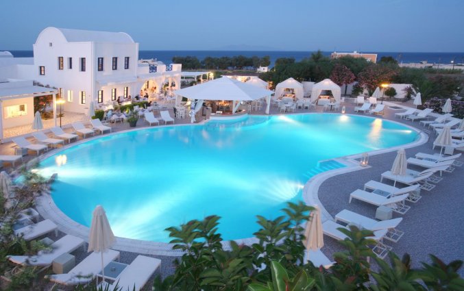 Zwembad van Hotel Imperial Med in Santorini