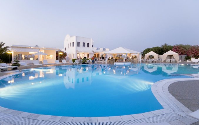 Zwembad van Hotel Imperial Med in Santorini