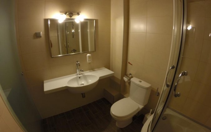 Badkamer van een tweepersoonskamer van Hotel Glavas Inn op Chalkidiki