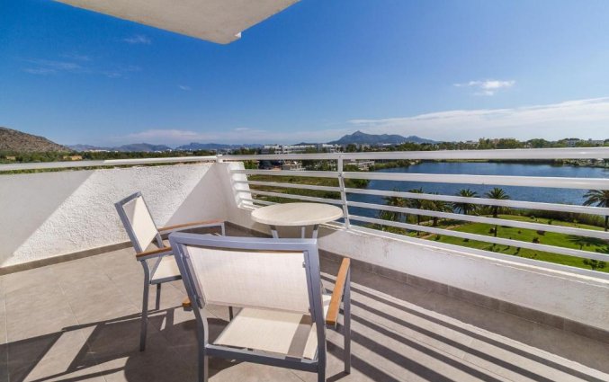 Balkon van een tweepersoonskamer van Hotel EIX Lagotel op Mallorca