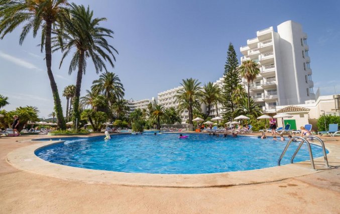Buitenzwembad van Hotel EIX Lagotel op Mallorca
