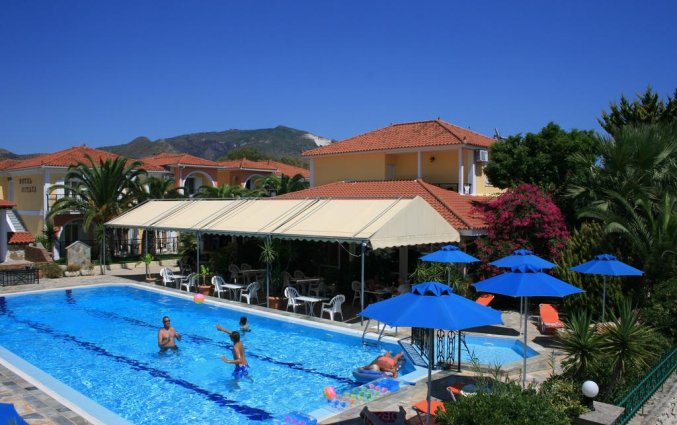 Buitenzwembad van Hotel Metaxa op Zakynthos