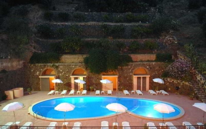 Zwembad van Hotel Isola Bella op Sicilie