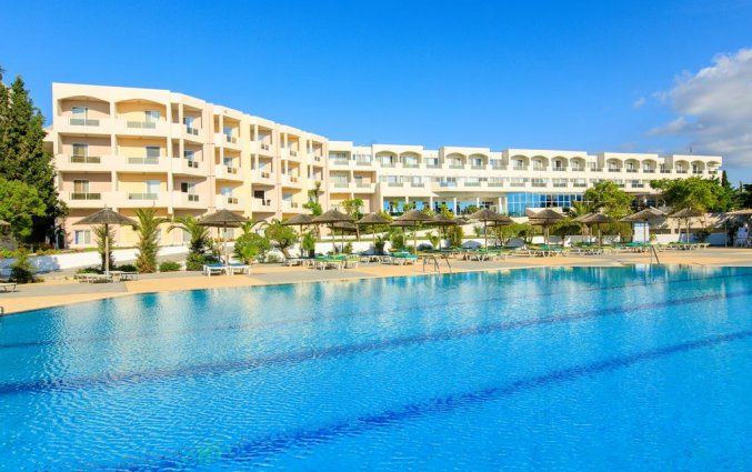 Hotel Sovereign Beach en het zwembad op Kos