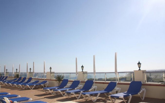 Zonneterras van Hotel Senator Marbella Spa in Marbella aan de Costa del Sol