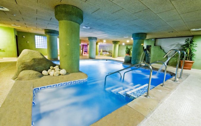 Binnenzwembad van Hotel Senator Granada Spa in Andalusie