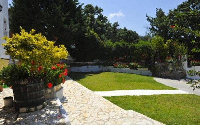 Tuin van Appartementen Irene Acharavi op Corfu