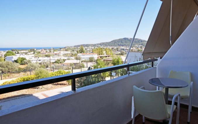 Balkon van een tweepersoonskamer van hotel Telhinis op Rhodos