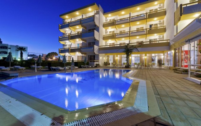 Zwembad van Hotel Apartments Trianta Rhodos