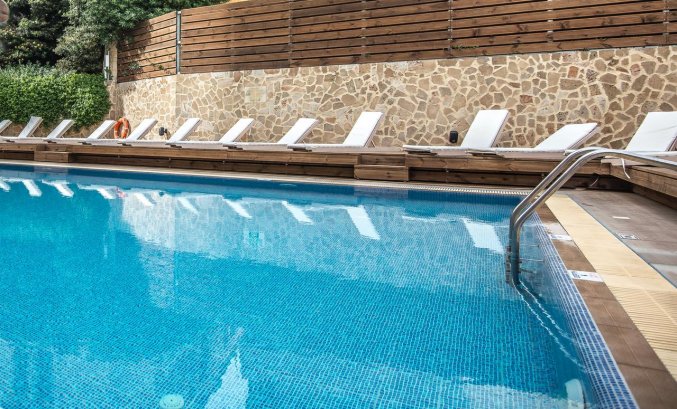 Buitenzwembad van Hotel Kipriotis Adults Only op Rhodos