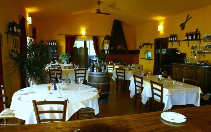 Restaurant van Resindence Hotel Lu Nibareddu op Sardinië