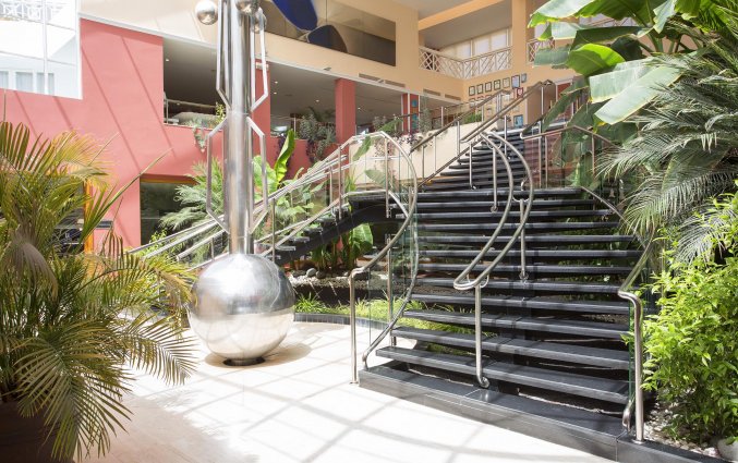 Een trap bij de lobby van Hotel Hipotels La Geria Lanzarote