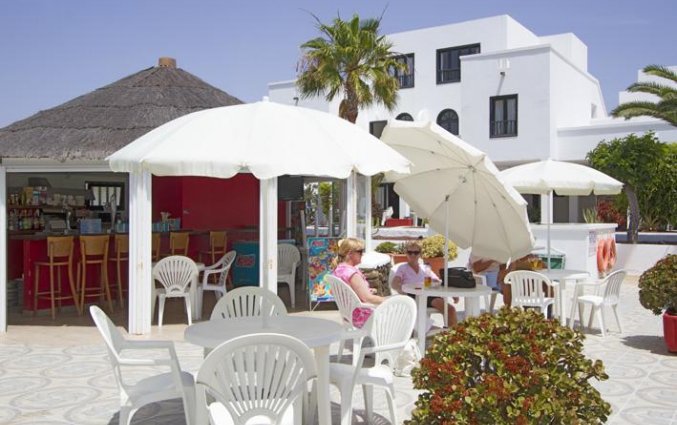 Bar met terras van Apartamentos Sol Lanzarote