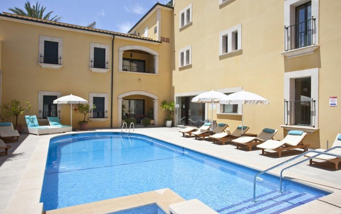 Buitenzwembad van Aparthotel Galeon Suites op Mallorca