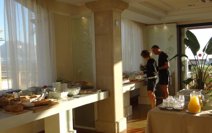 Restaurant met buffet van Aparthotel Galeon Suites op Mallorca