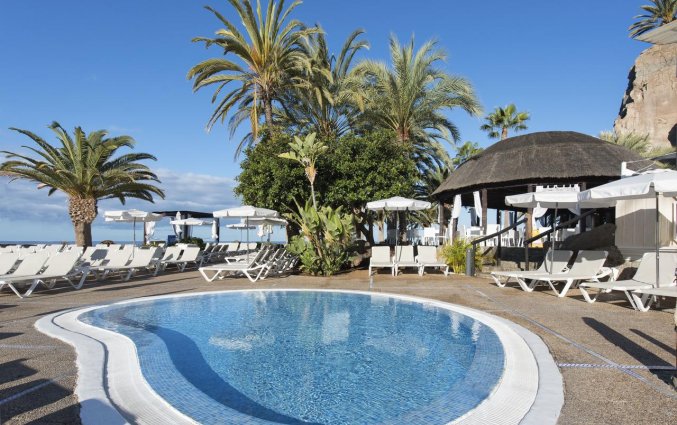 Buitenzwembad van Hotel Taurito Princess op Gran Canaria