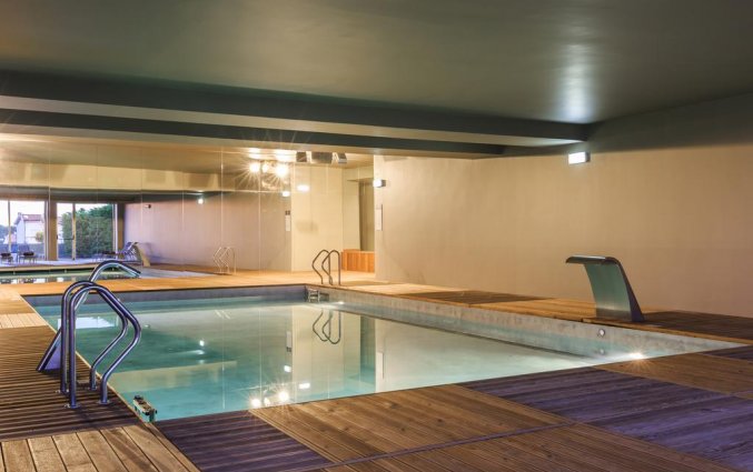 Binnenzwembad van Hotel Villa C in Noord-Portugal