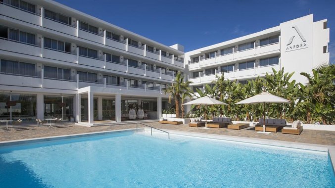 Zwembad in Hotel Anfora op Ibiza