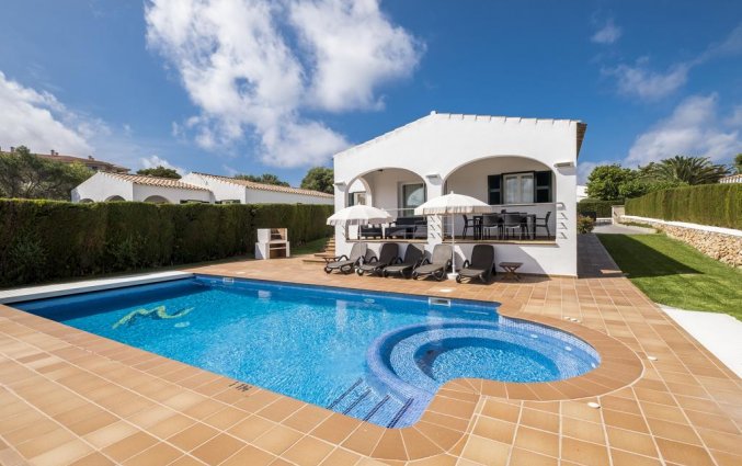 Zwembad van een villa van Villa Finesse op Menorca