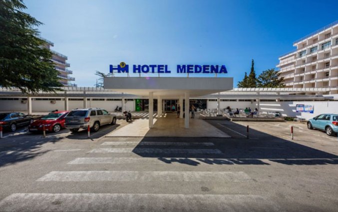 Entree van Hotel Medena in Dalmatië
