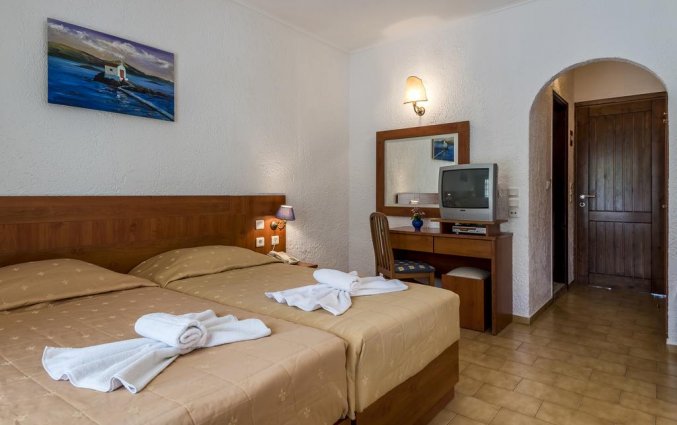 Kamer met twee aparte bedden in Hotel Gaia Garden op Kos