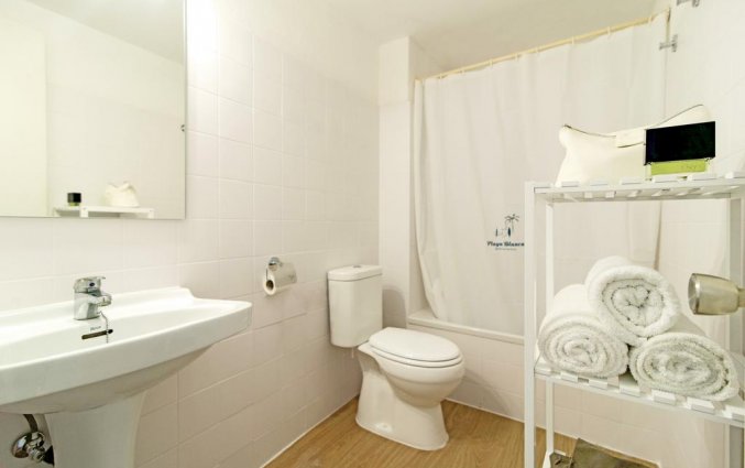 Badkamer van Appartementen Cala Blanca op Menorca