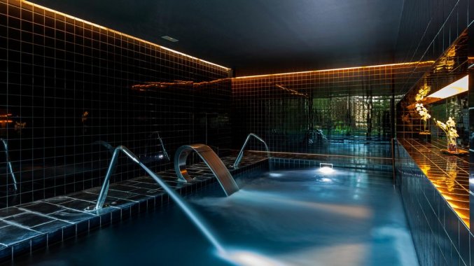 Binnenzwembad van Hotel Douro Palace Resort & SPA in Noord-Portugal