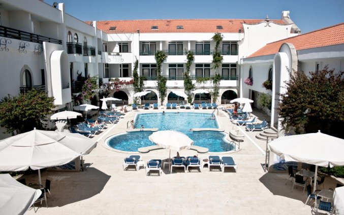 Zwembad van Hotel Suave Mar