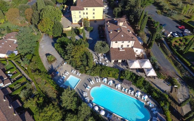 Bovenaanzicht van Hotel Antico Borgo San Martino in Toscane