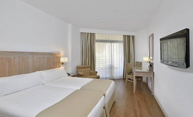 Slaapkamer van hotel Melia Costa del Sol in Torremolinos