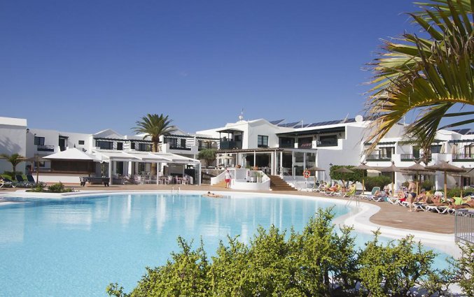 Zwembad van appartementen Costa Sal in Lanzarote