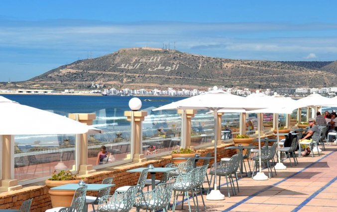 Terras van hotel Atlas Amadil Beach Aqua Sun in Agadir