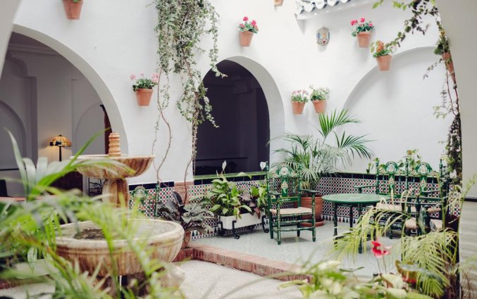 Binnenplaats van hotel Villa Flamenca in Nerja