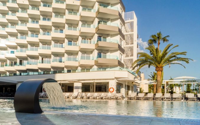 Zwembad van Hotel Tomir Portals Suites op Mallorca