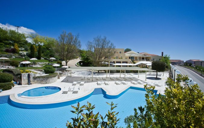 Buitenzwembad van Hotel Palace San Michele in Puglia