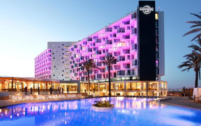 Buitenzijde van Hotel Hardrock op Ibiza