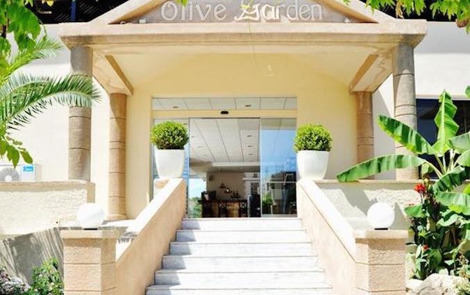 Entree van Hotel Olive Garden op Rhodos