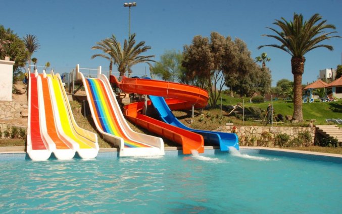 Glijbanen aan het zwembad van Hotel Kenzi Europa Agadir