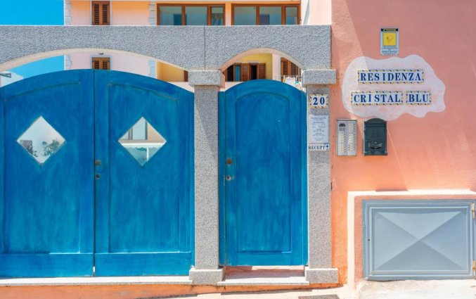 Gebouw van Residence Cristal Blu op Sardinie