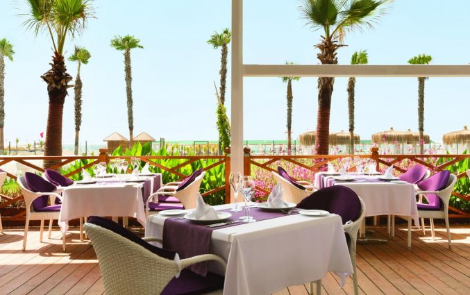 Terras van Resort Ramada by Wyndham Lara in Antalya