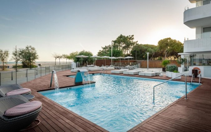 Buitenzwembad van Hotel ALEGRIA Mar Mediterrania aan de Costa Brava