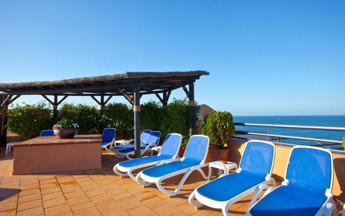 Zonneterras van Hotel Princesa Playa Costa del Sol