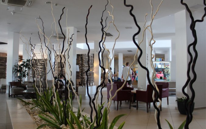 Lobby van Resort DB Seabank op Malta