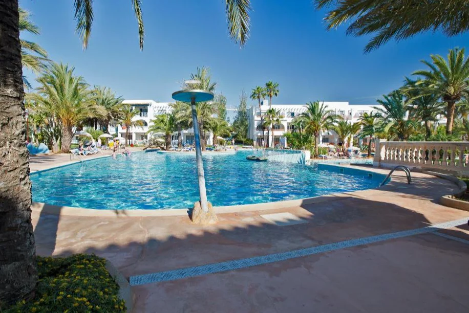 Zwembad hotel Cala dOr Gardens in Mallorca
