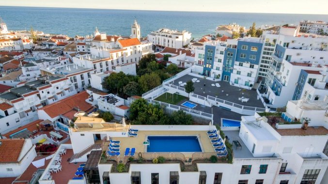 Uitzicht op van Hotel Colina do Mar in de Algarve