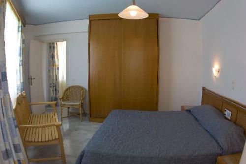 Tweepersoonsbed in kamer van appartementen Furtura vakantie Kreta