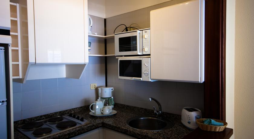 Keuken van een appartement van Appartementen Vigilia Park Tenerife