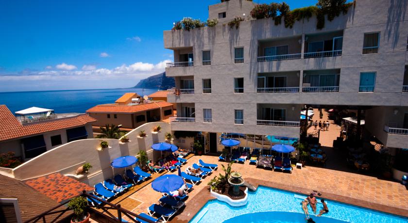 Zonneterras en zwembad van Appartementen Vigilia Park Tenerife