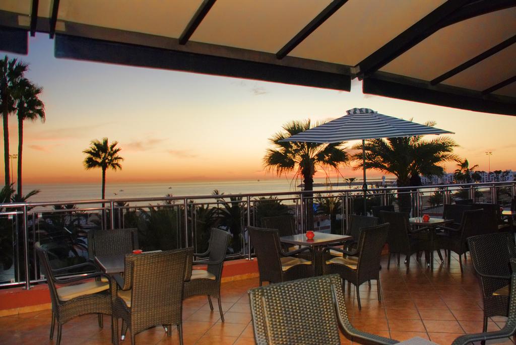 Zonsondergang op het terras van Hotel Club Almoggar Garden Beach in Agadir