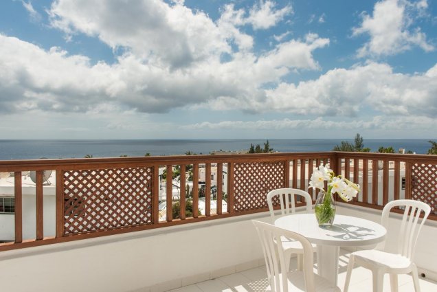 Terras met uitzicht van Hotel Vista Mar op Lanzarote de Canarische Eilanden